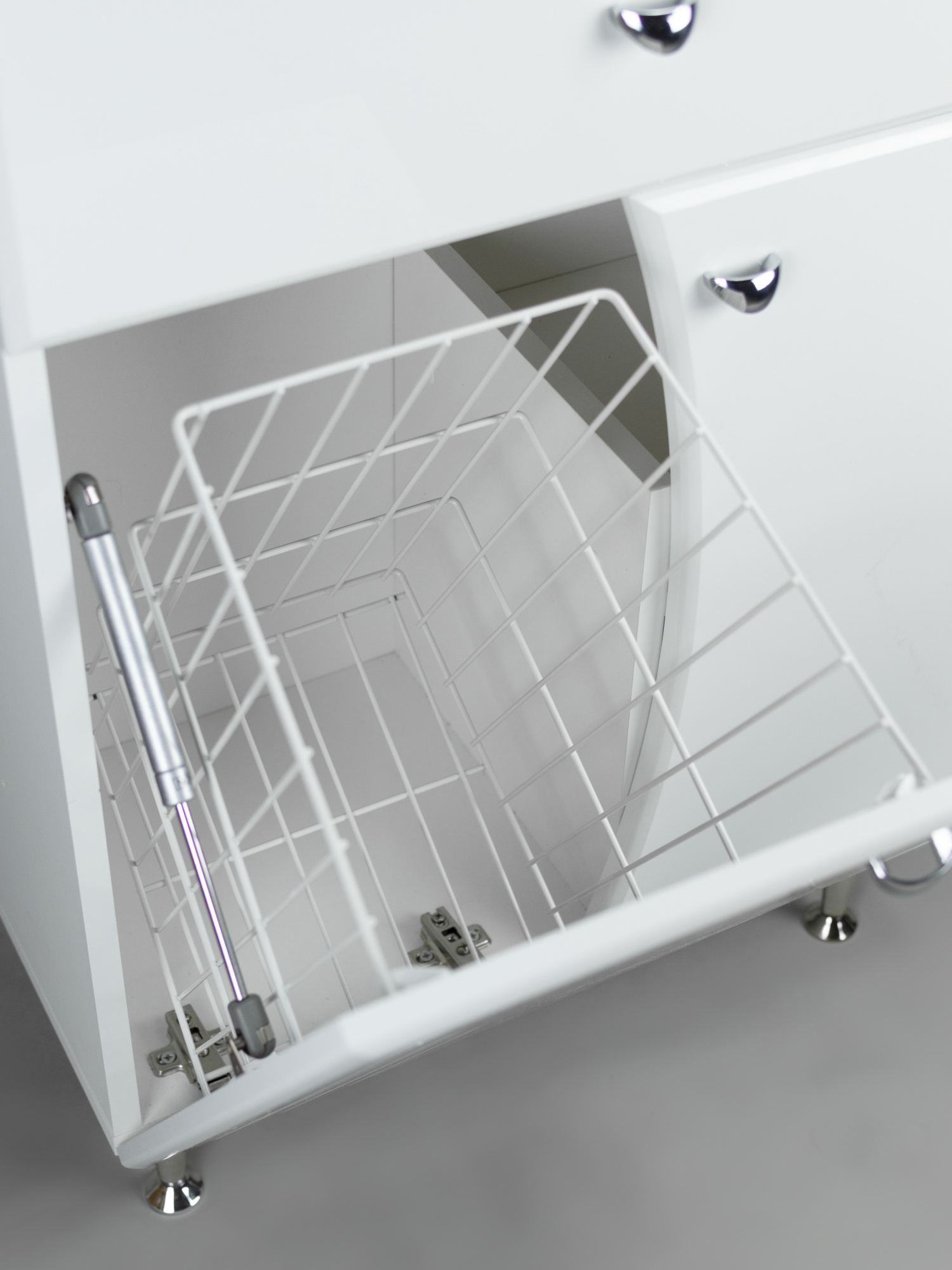 Тумба напольная 55 Восход с корзиной m